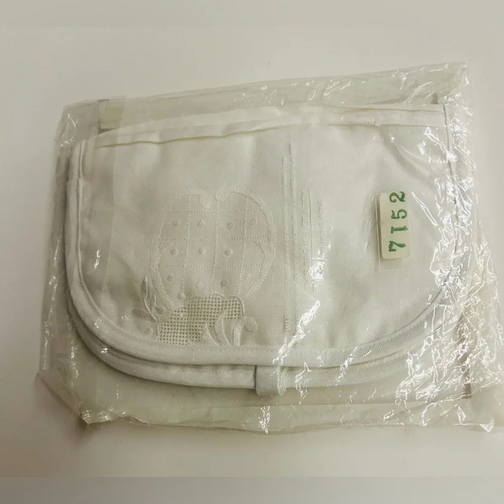 New Paper White Lace Jewelry Case Hand Embroidered 2 Zip Inside Compartment